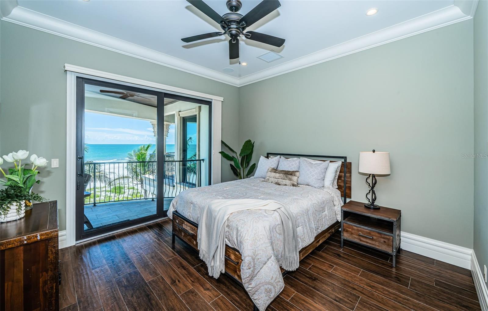 TB8416277 Property Photo