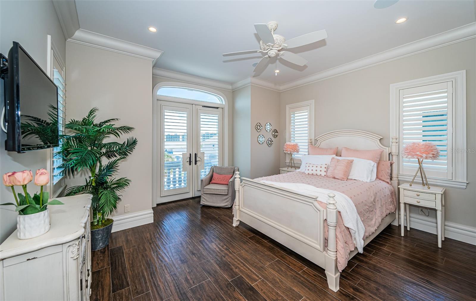 TB8416277 Property Photo