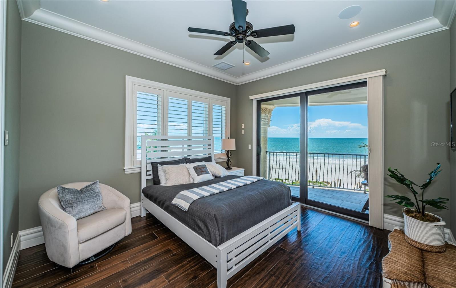 TB8416277 Property Photo