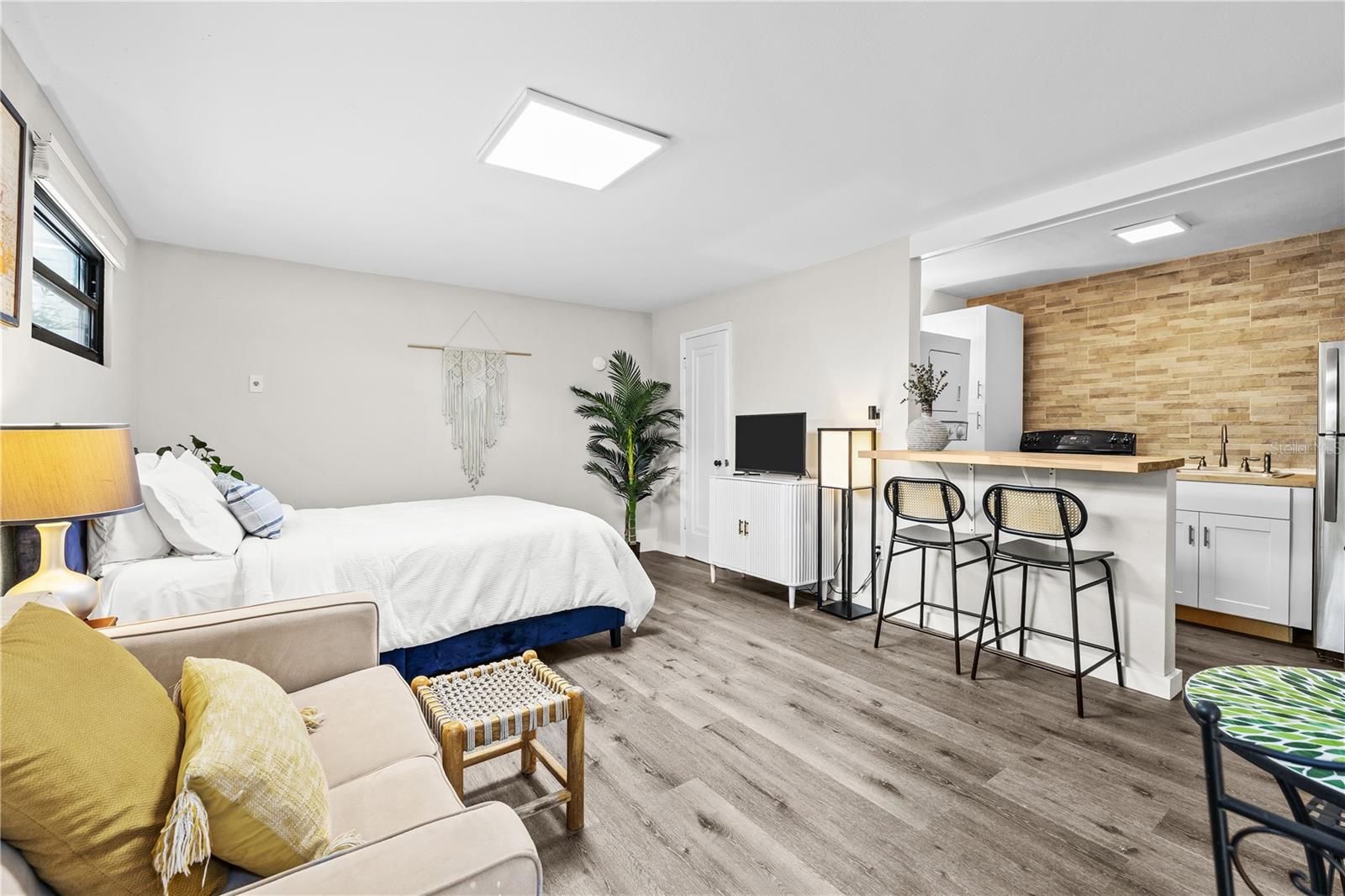 2859 DARTMOUTH AVE N #411 29th St N, ST PETERSBURG, FL, 33713