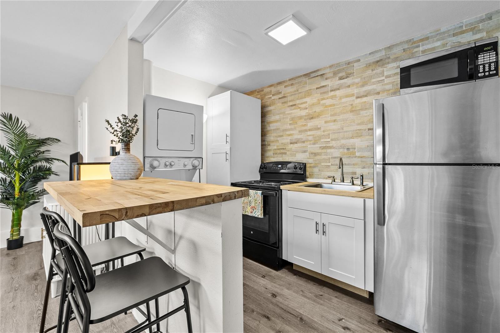 2859 DARTMOUTH AVE N #411 29th St N, ST PETERSBURG, FL, 33713