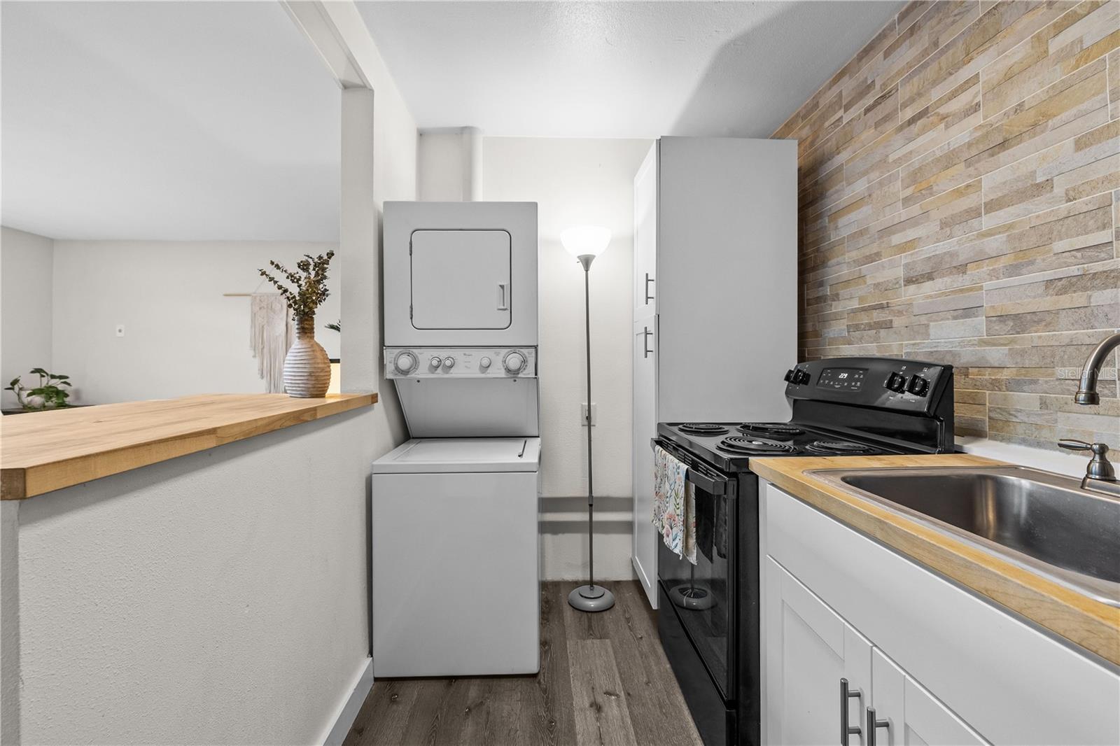 2859 DARTMOUTH AVE N #411 29th St N, ST PETERSBURG, FL, 33713