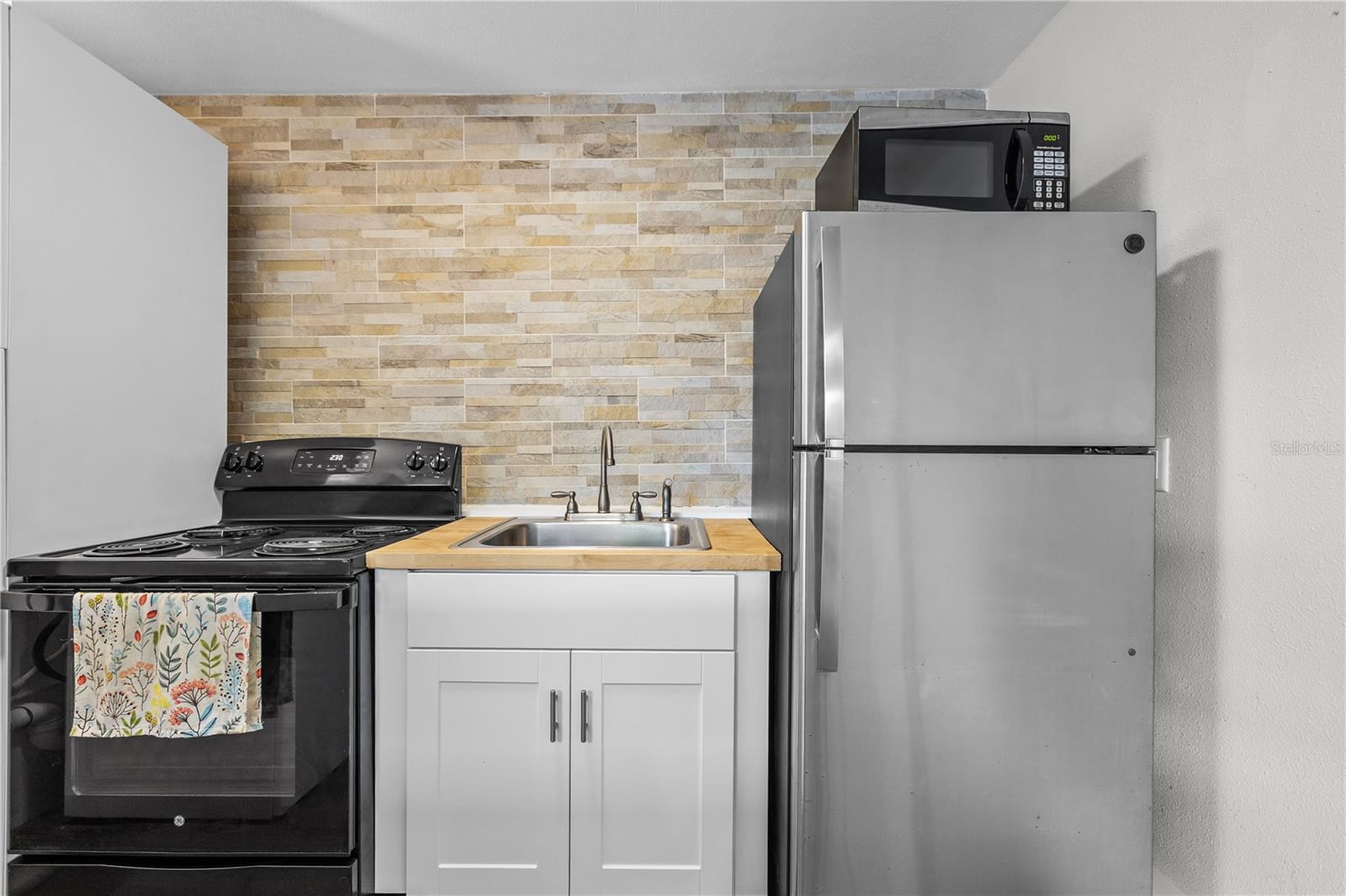 2859 DARTMOUTH AVE N #411 29th St N, ST PETERSBURG, FL, 33713