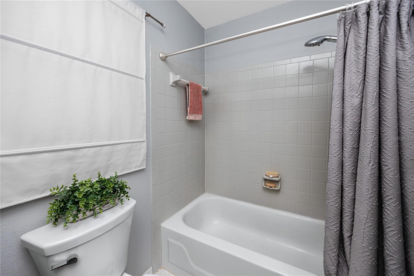 400 BRANDY WINE DR #400, LARGO, FL, 33771