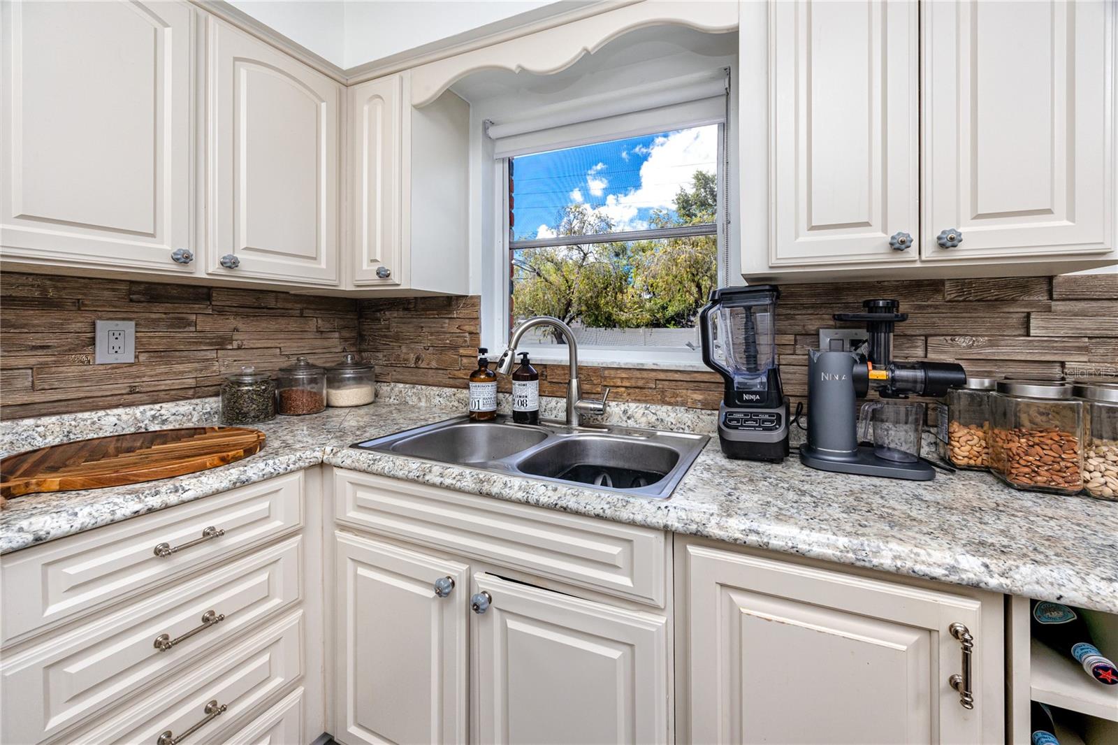 400 BRANDY WINE DR #400, LARGO, FL, 33771