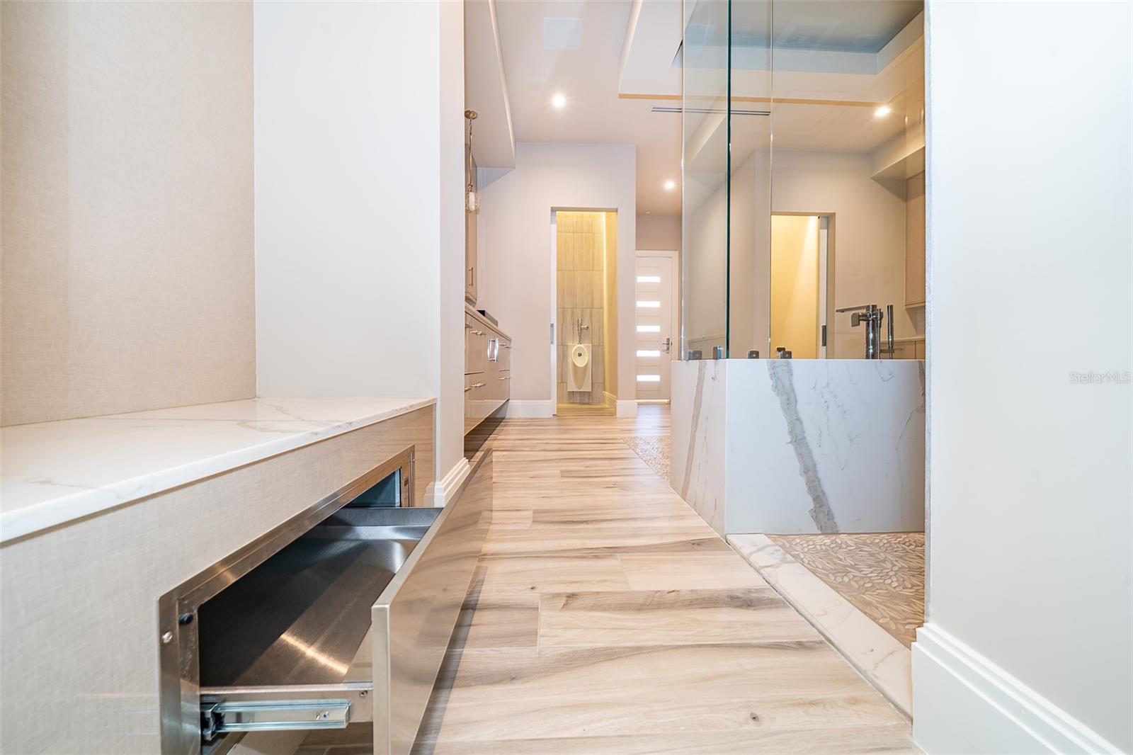 O6334958 Property Photo