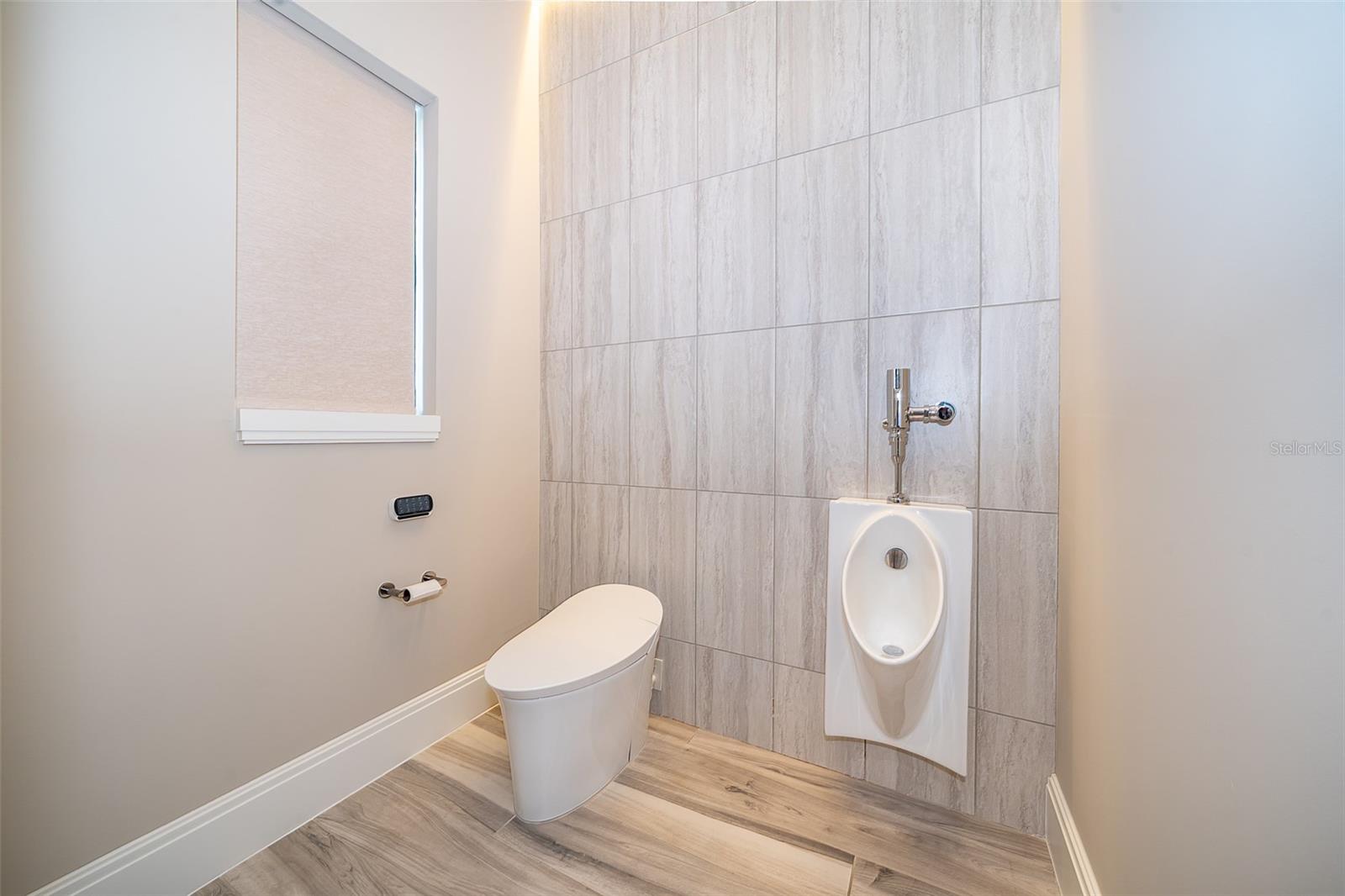 O6334958 Property Photo