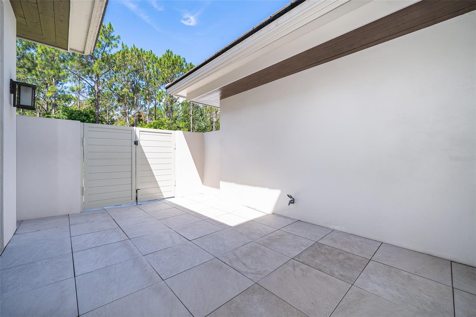 O6334958 Property Photo