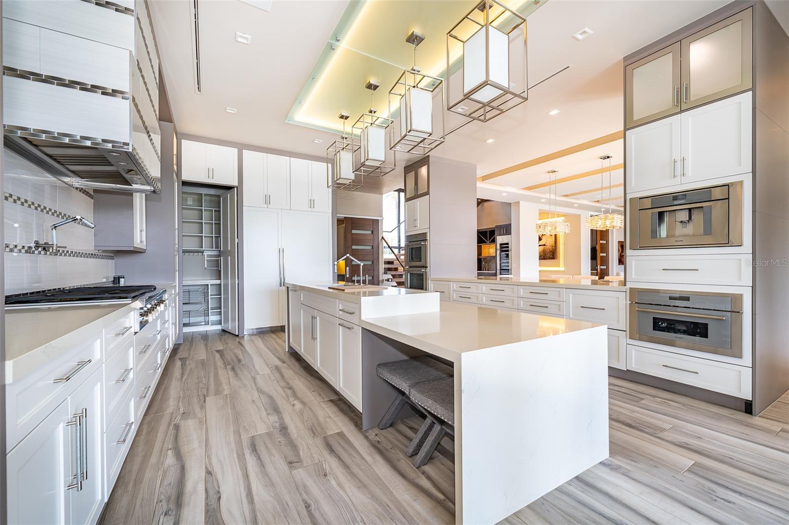 O6334958 Property Photo