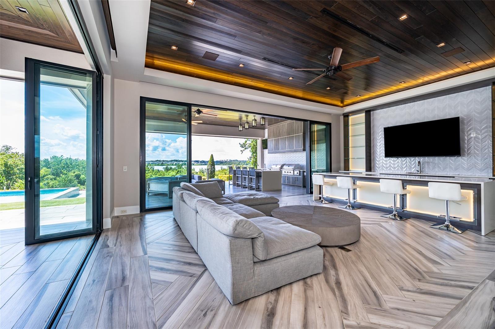 O6334958 Property Photo