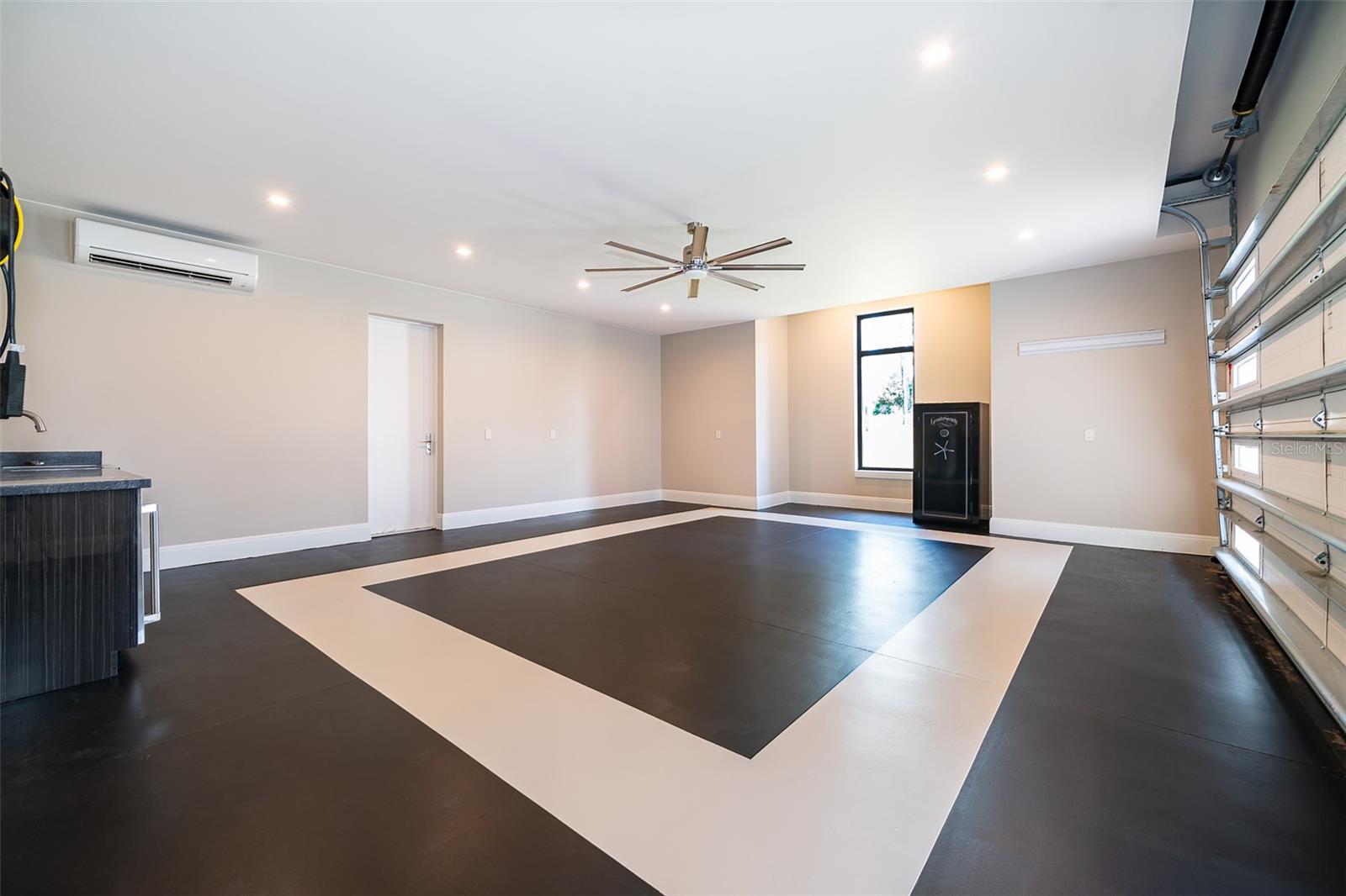 O6334958 Property Photo