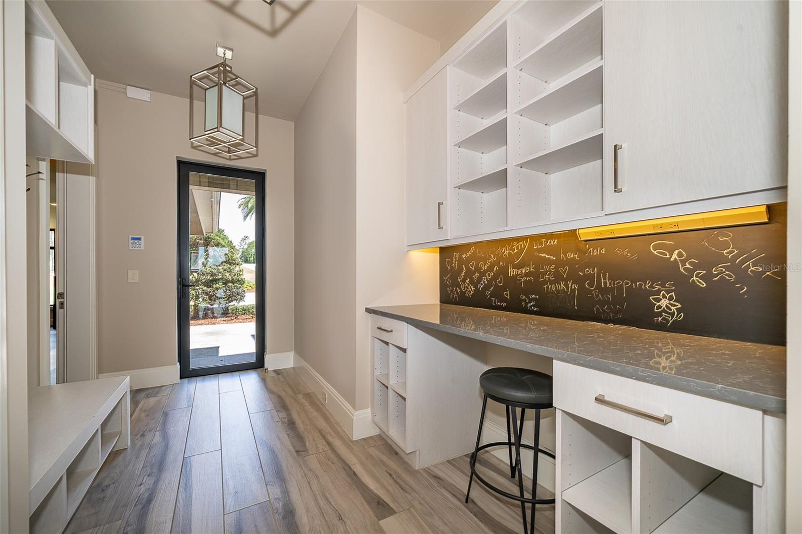 O6334958 Property Photo