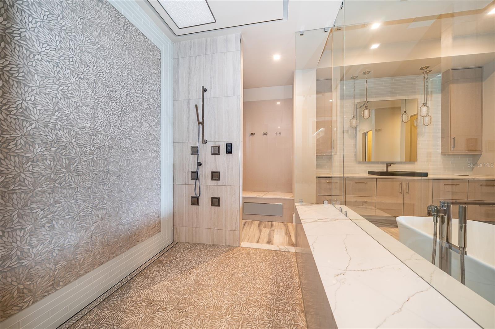 O6334958 Property Photo