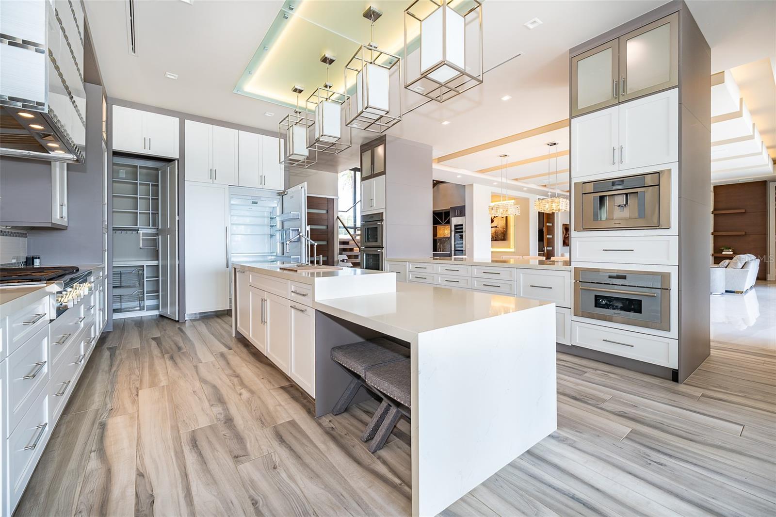 O6334958 Property Photo