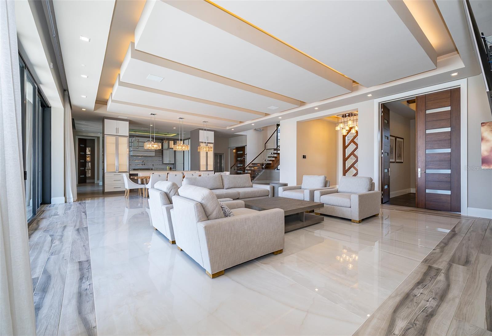 O6334958 Property Photo