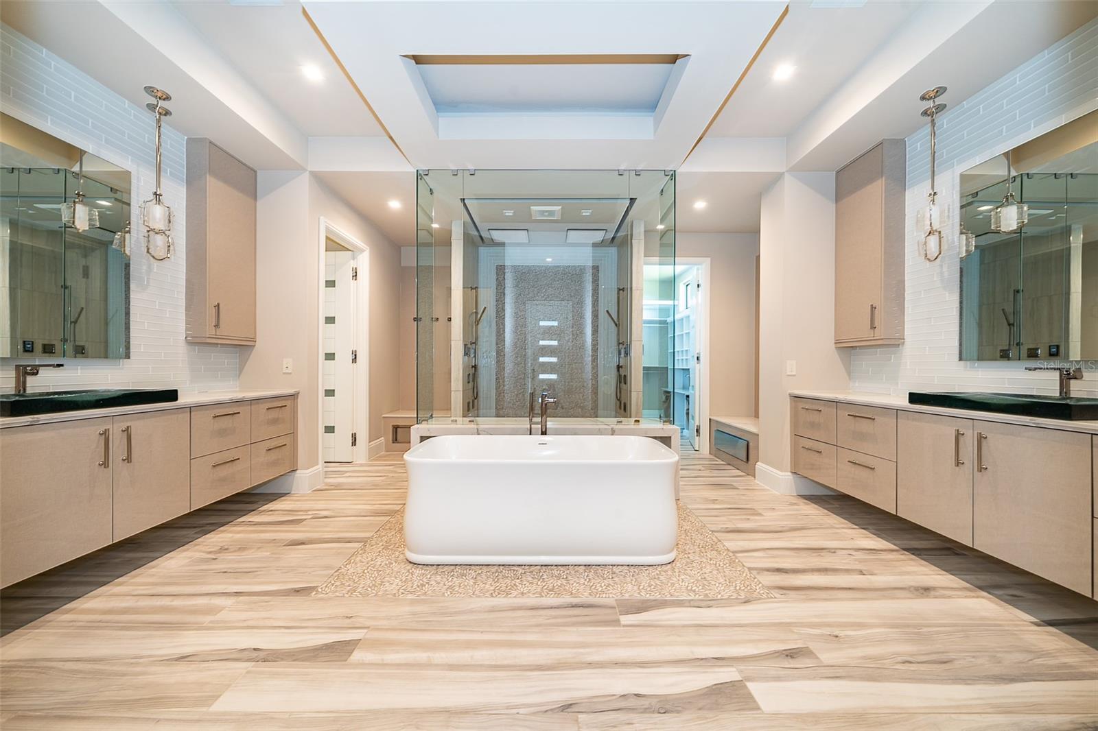 O6334958 Property Photo