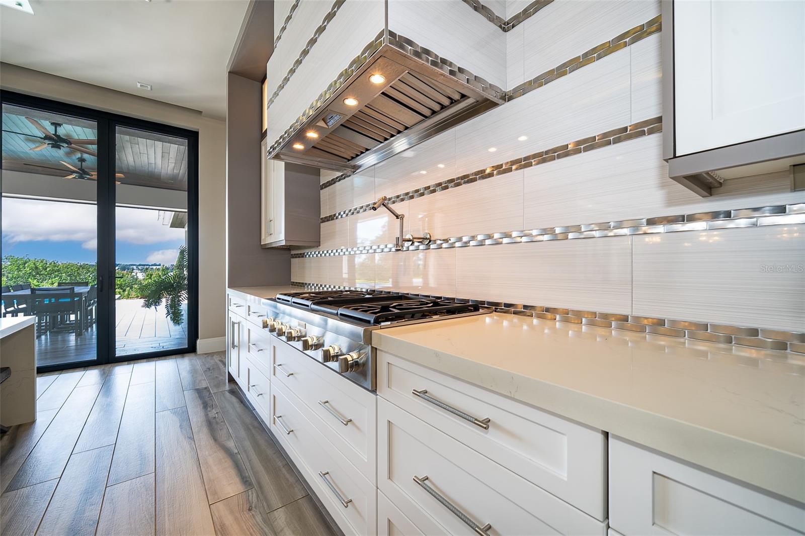 O6334958 Property Photo