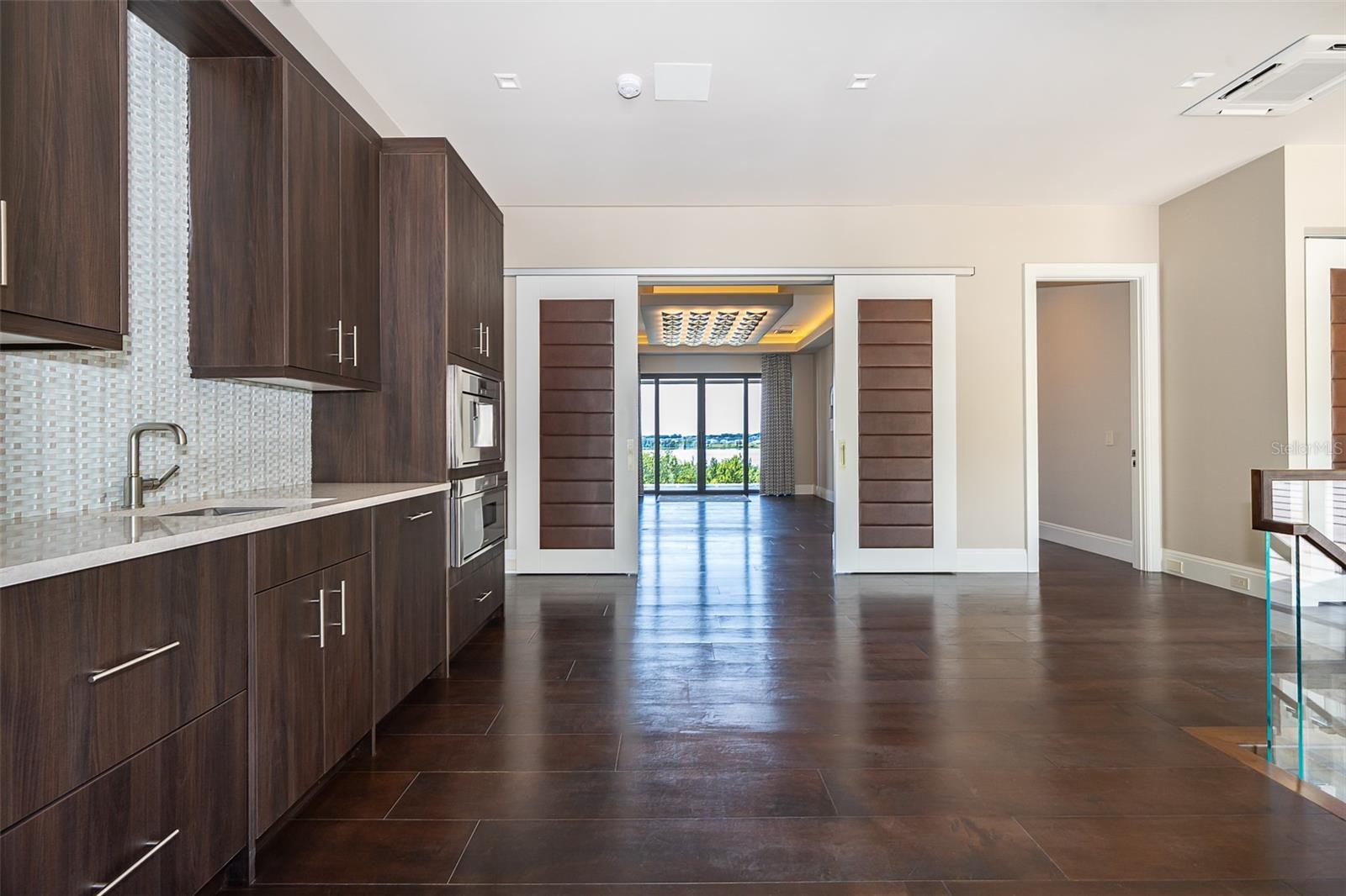 O6334958 Property Photo