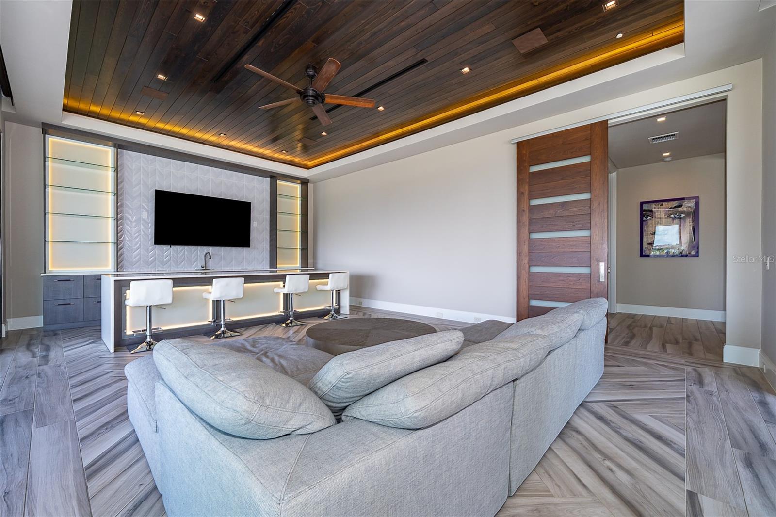 O6334958 Property Photo