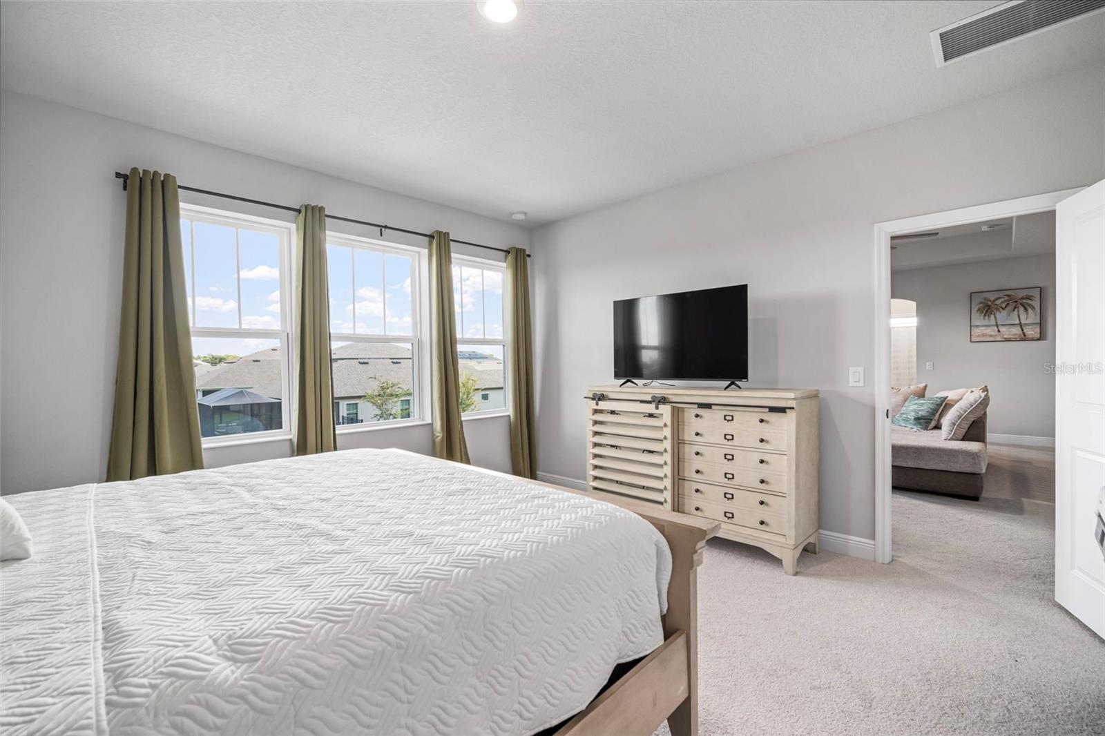 Junior Suite with full bathroom and walk in closet