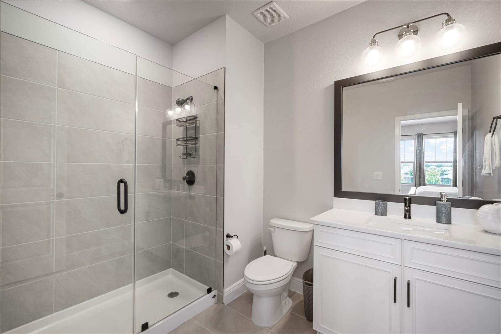 Junior Suite with full bathroom and walk in closet