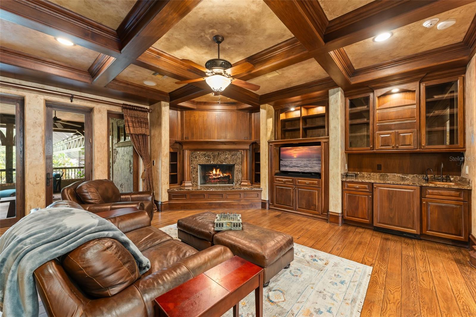 O6335062 Property Photo