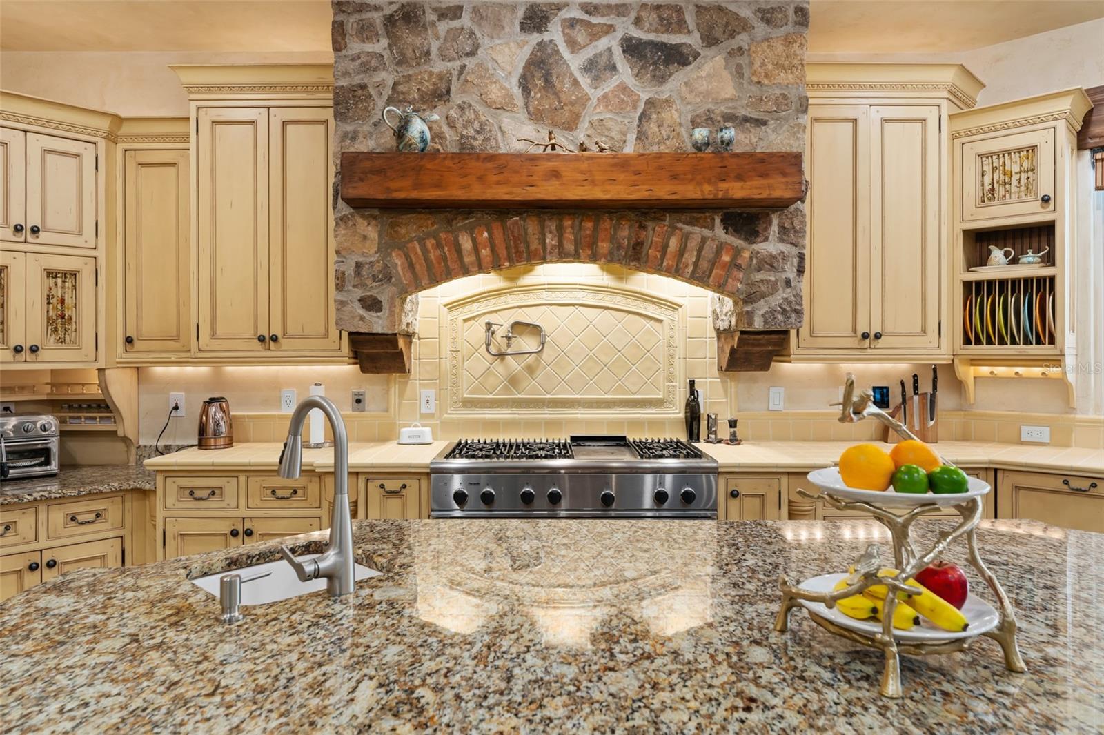 O6335062 Property Photo