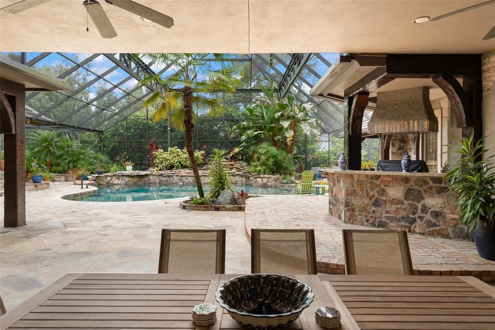 O6335062 Property Photo