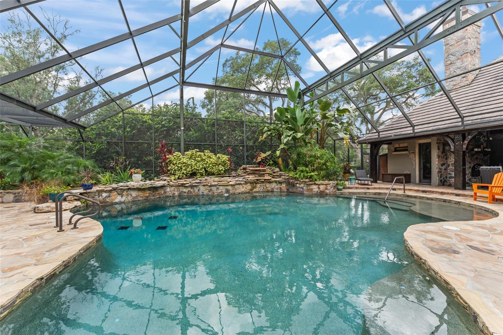 O6335062 Property Photo