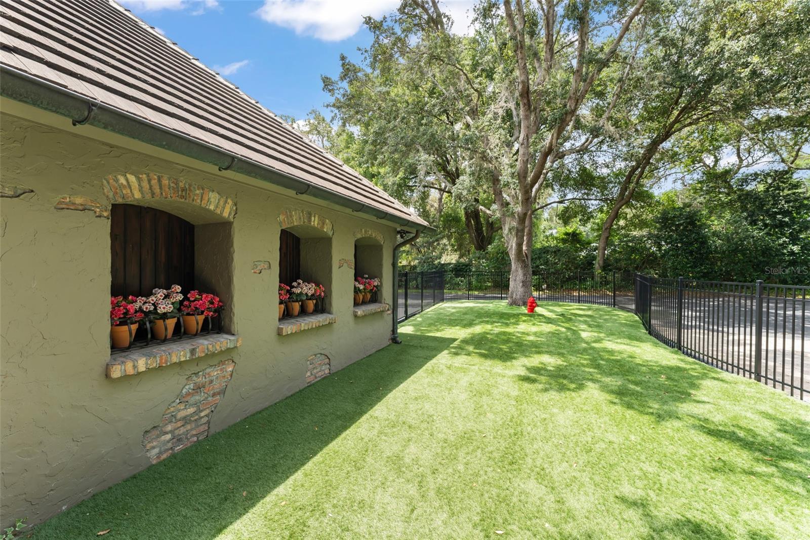 O6335062 Property Photo