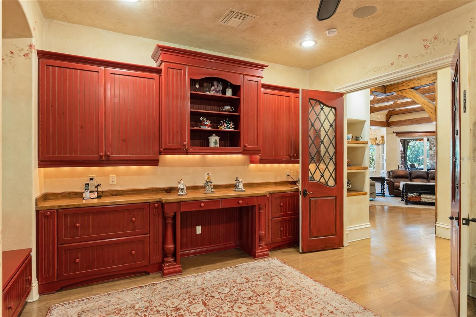 O6335062 Property Photo