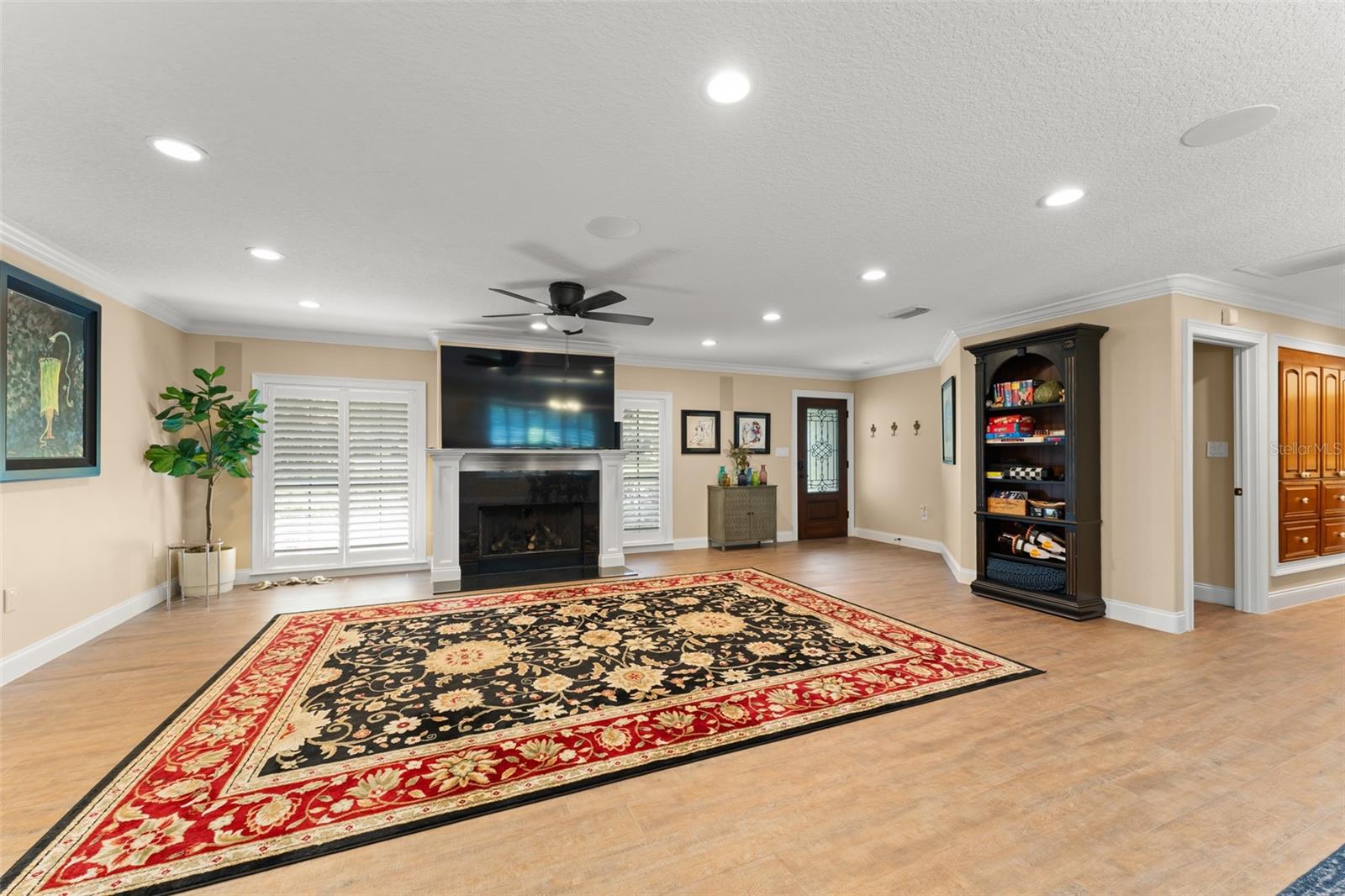 O6335062 Property Photo