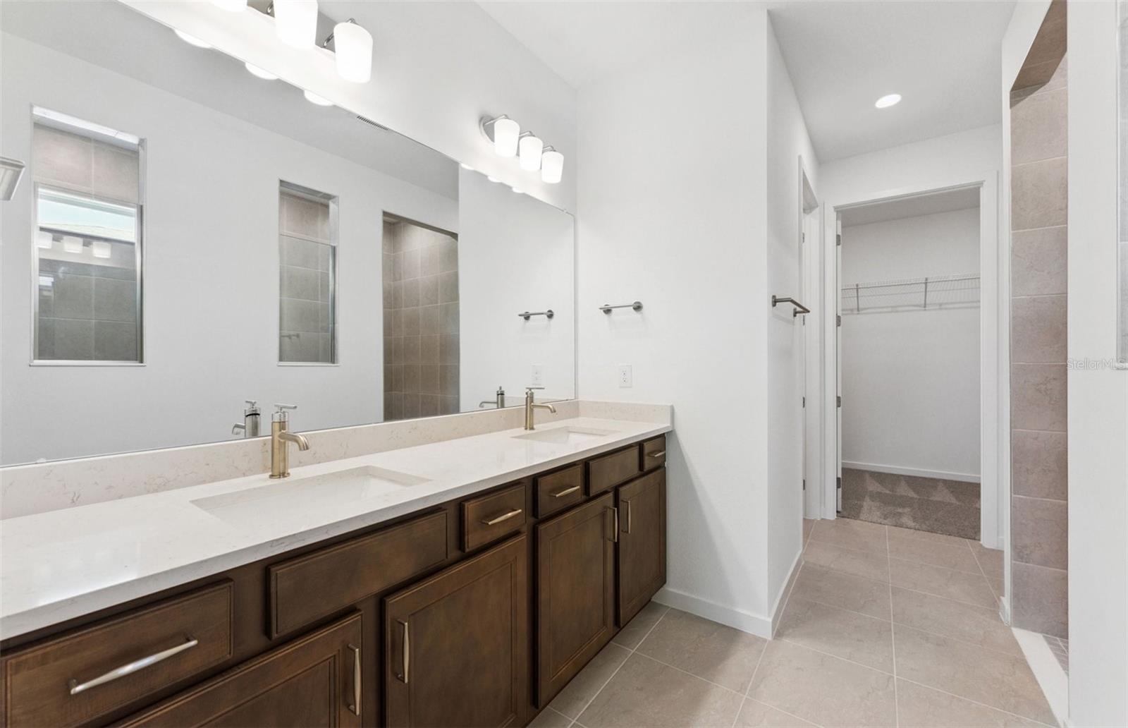 Owner's Bath w/Dual Sinks