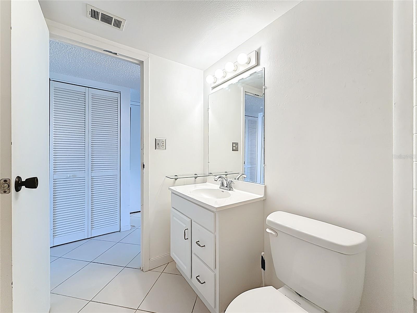 TB8416516 Property Photo