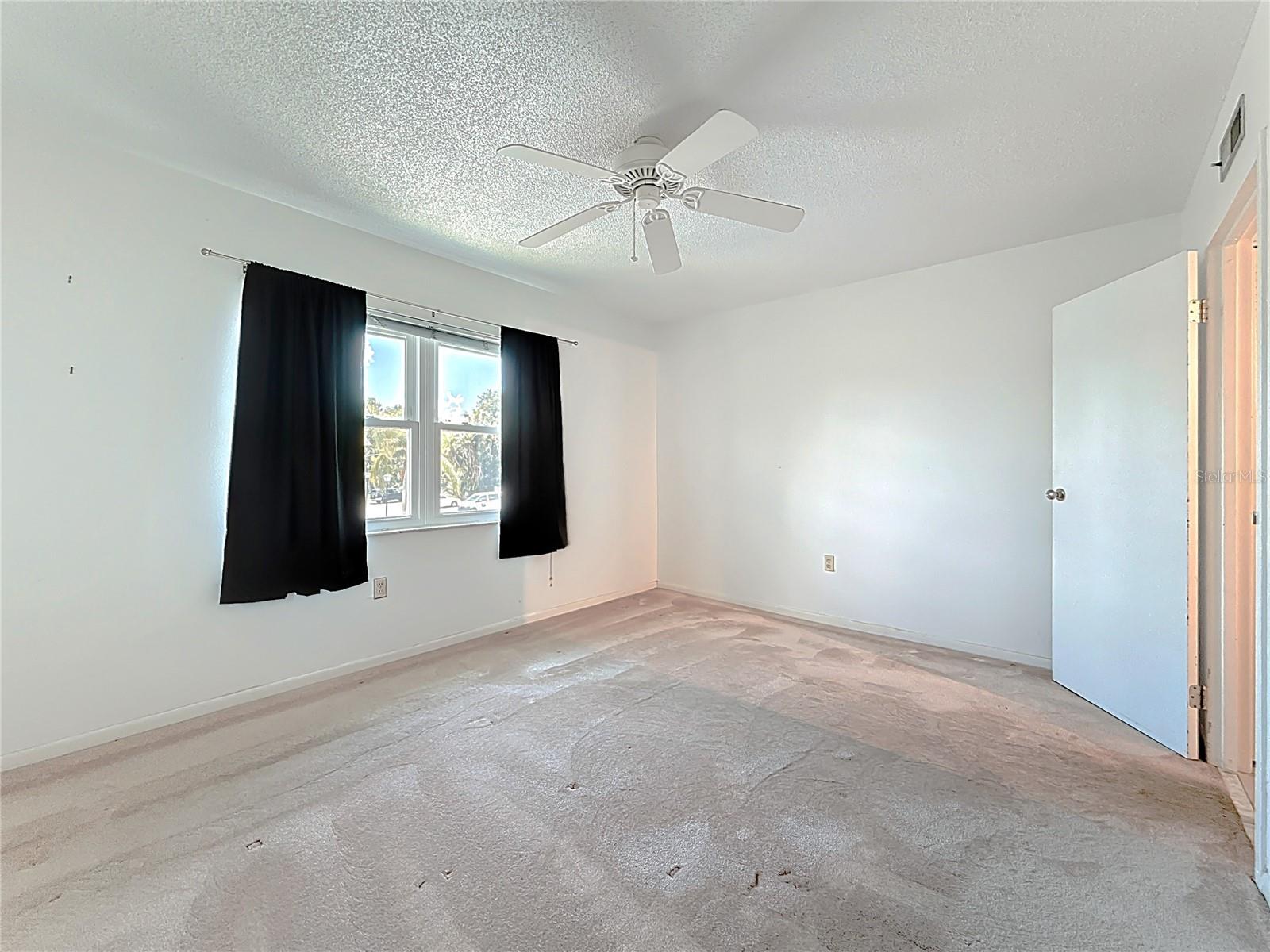 TB8416516 Property Photo