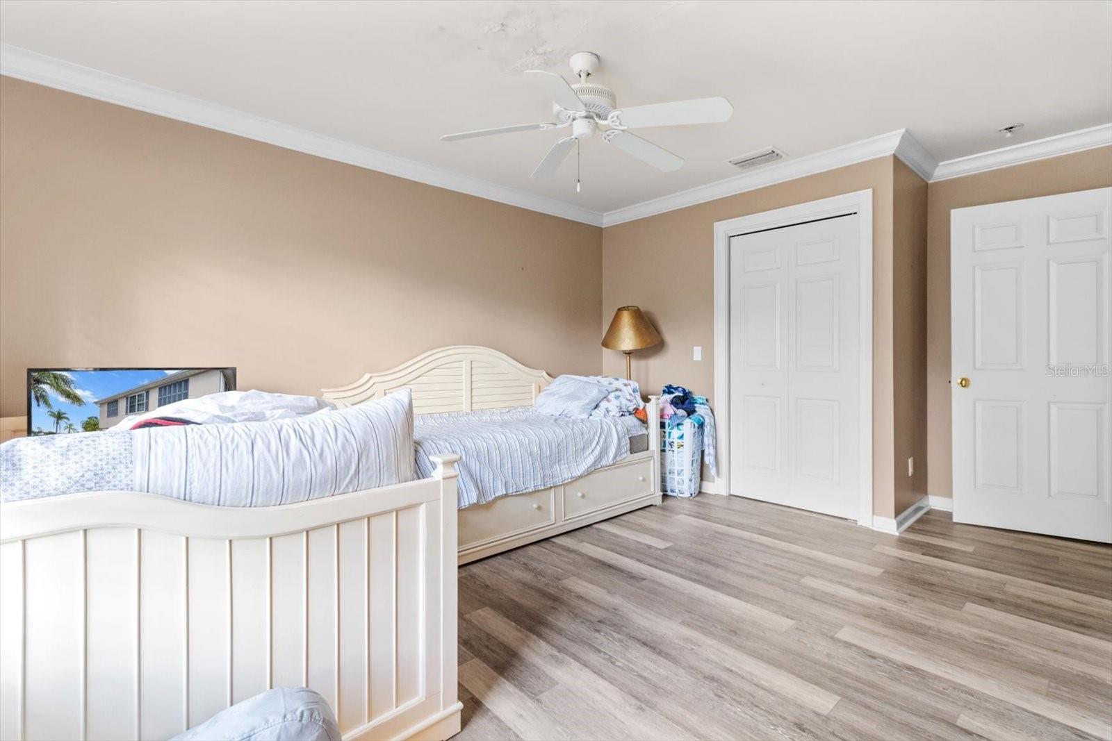 G5100737 Property Photo