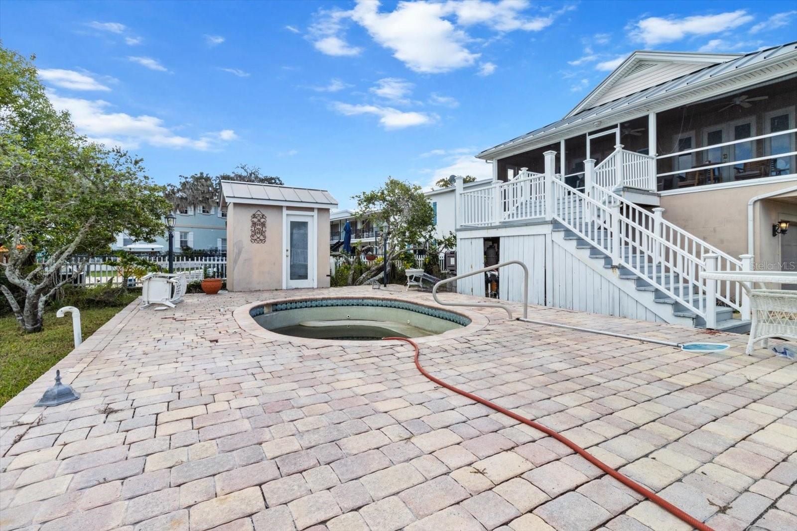 G5100737 Property Photo