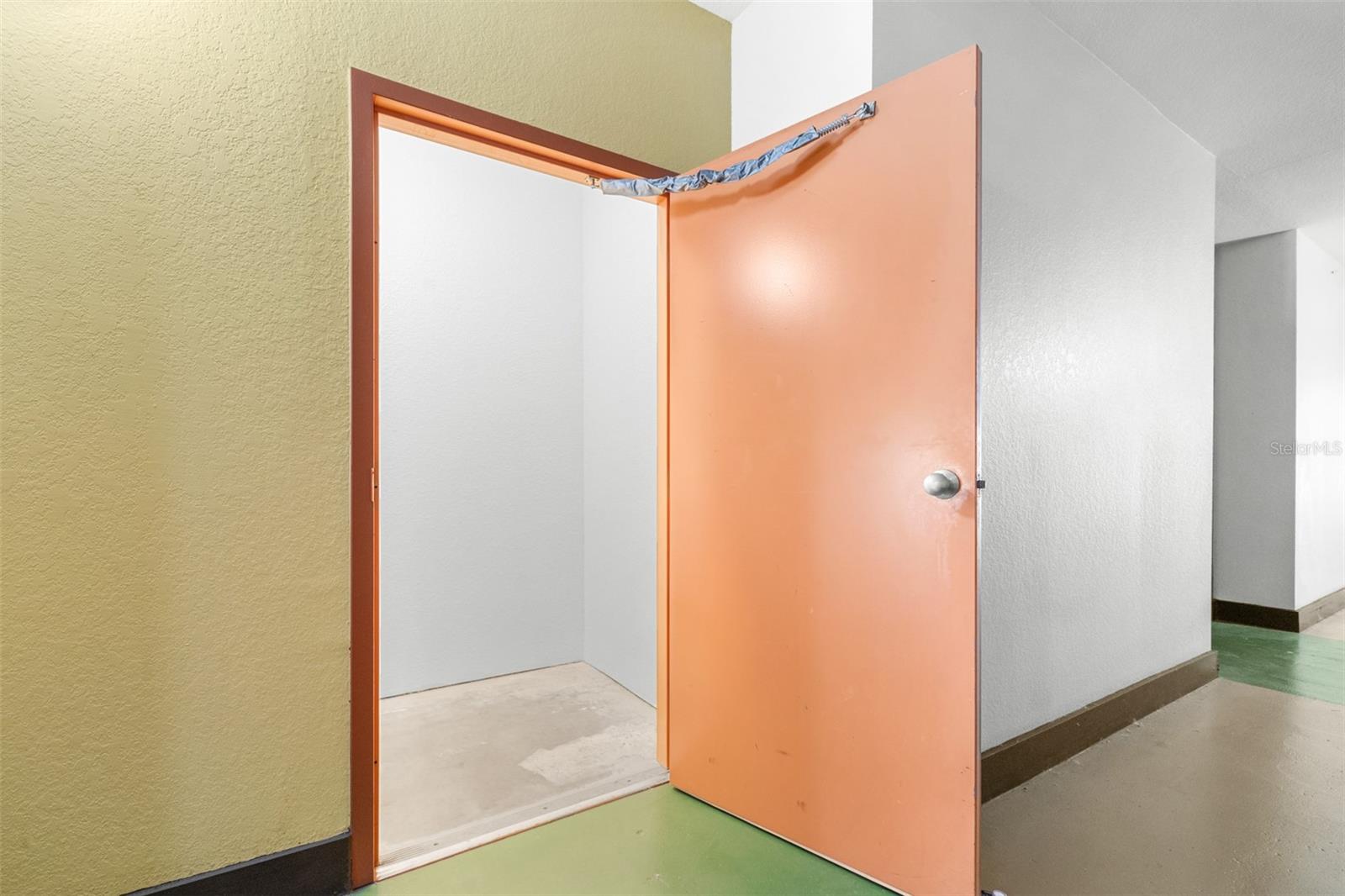 Storage unit S303
