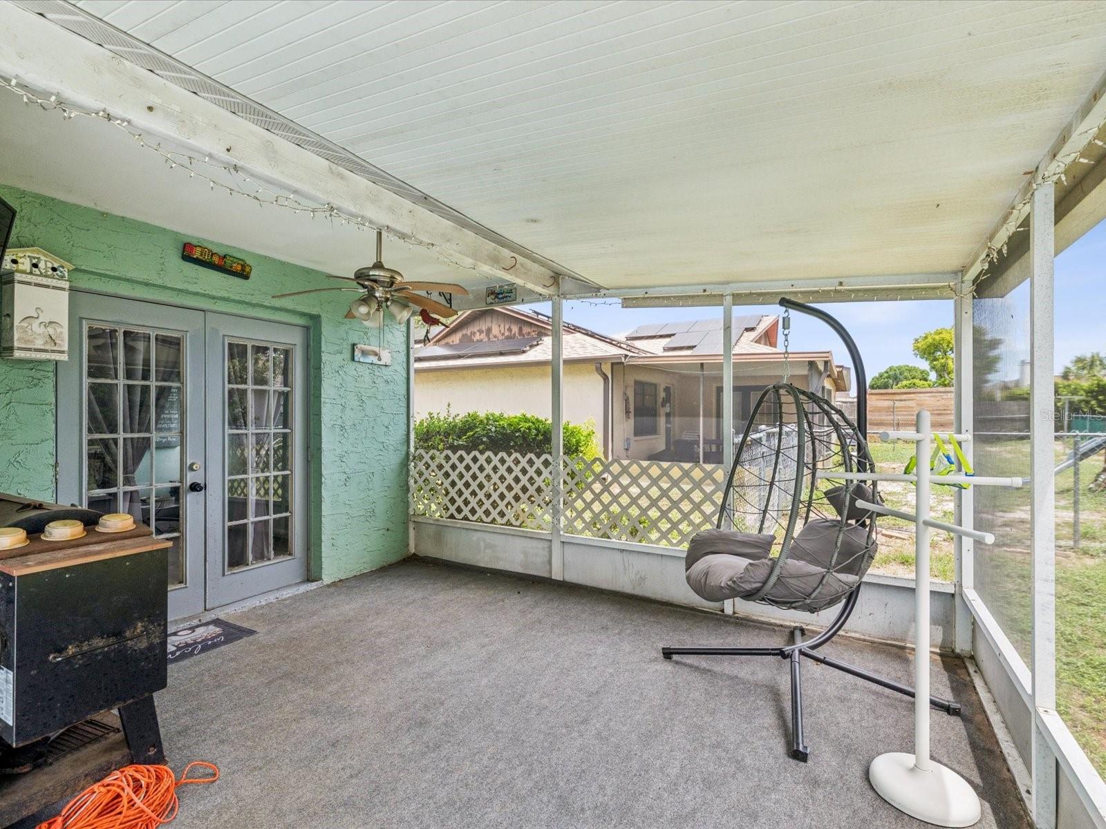 Covered screened patio