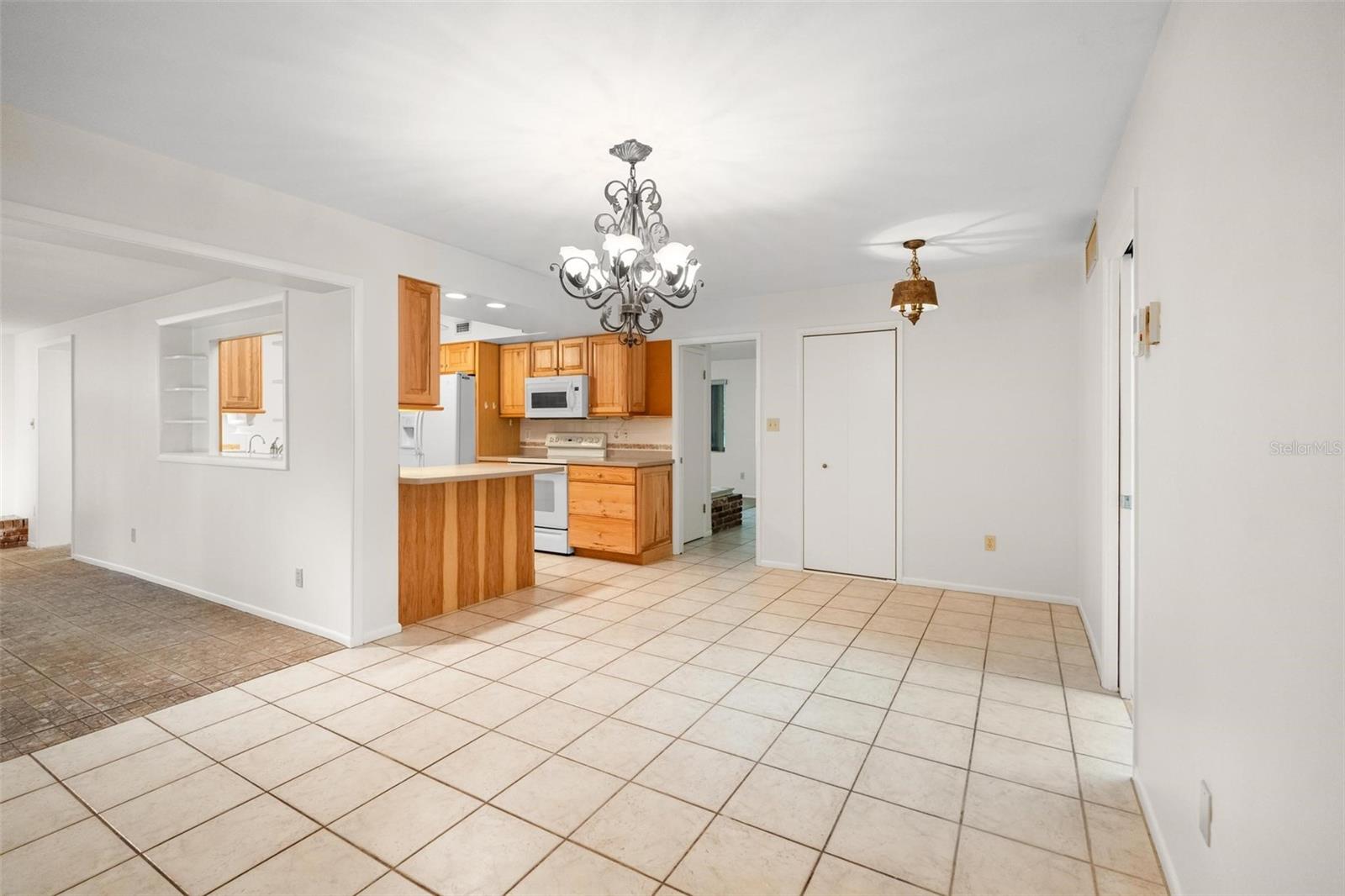 1353 VIEWTOP DR, CLEARWATER, FL, 33764