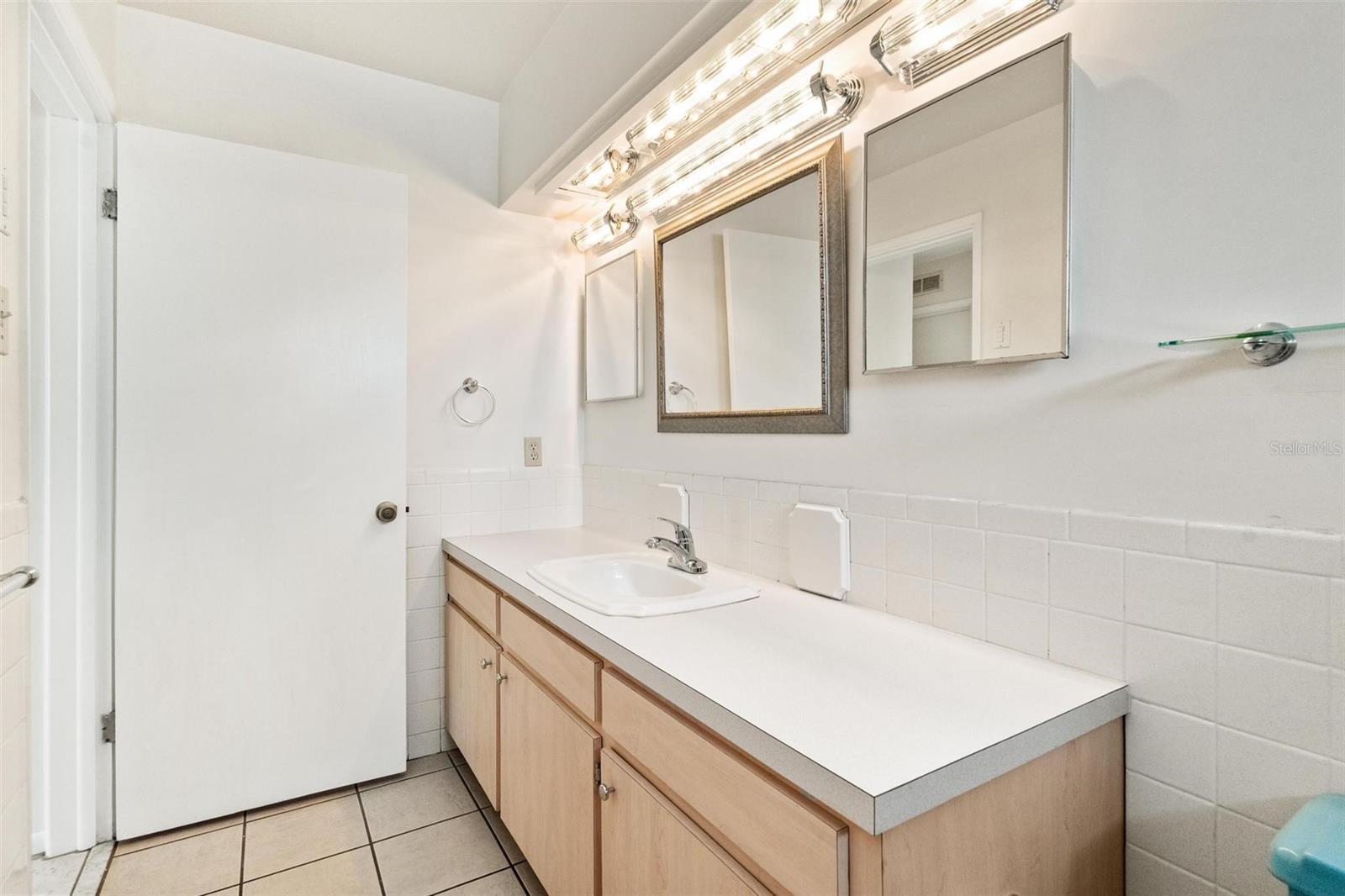 1353 VIEWTOP DR, CLEARWATER, FL, 33764