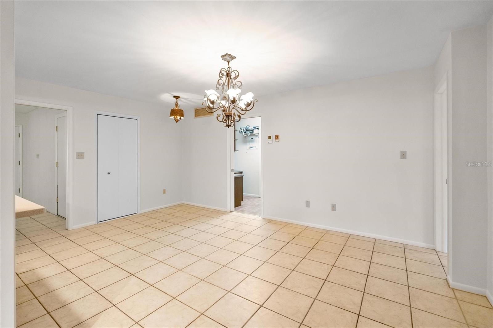 1353 VIEWTOP DR, CLEARWATER, FL, 33764