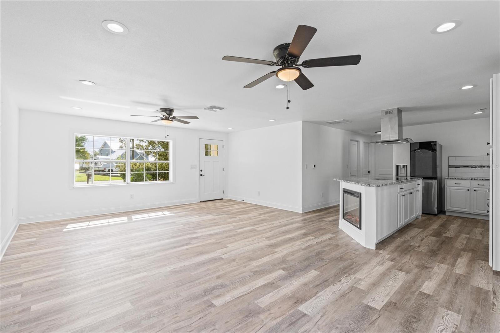 1518 LAKESIDE DR, DELAND, FL, 32720