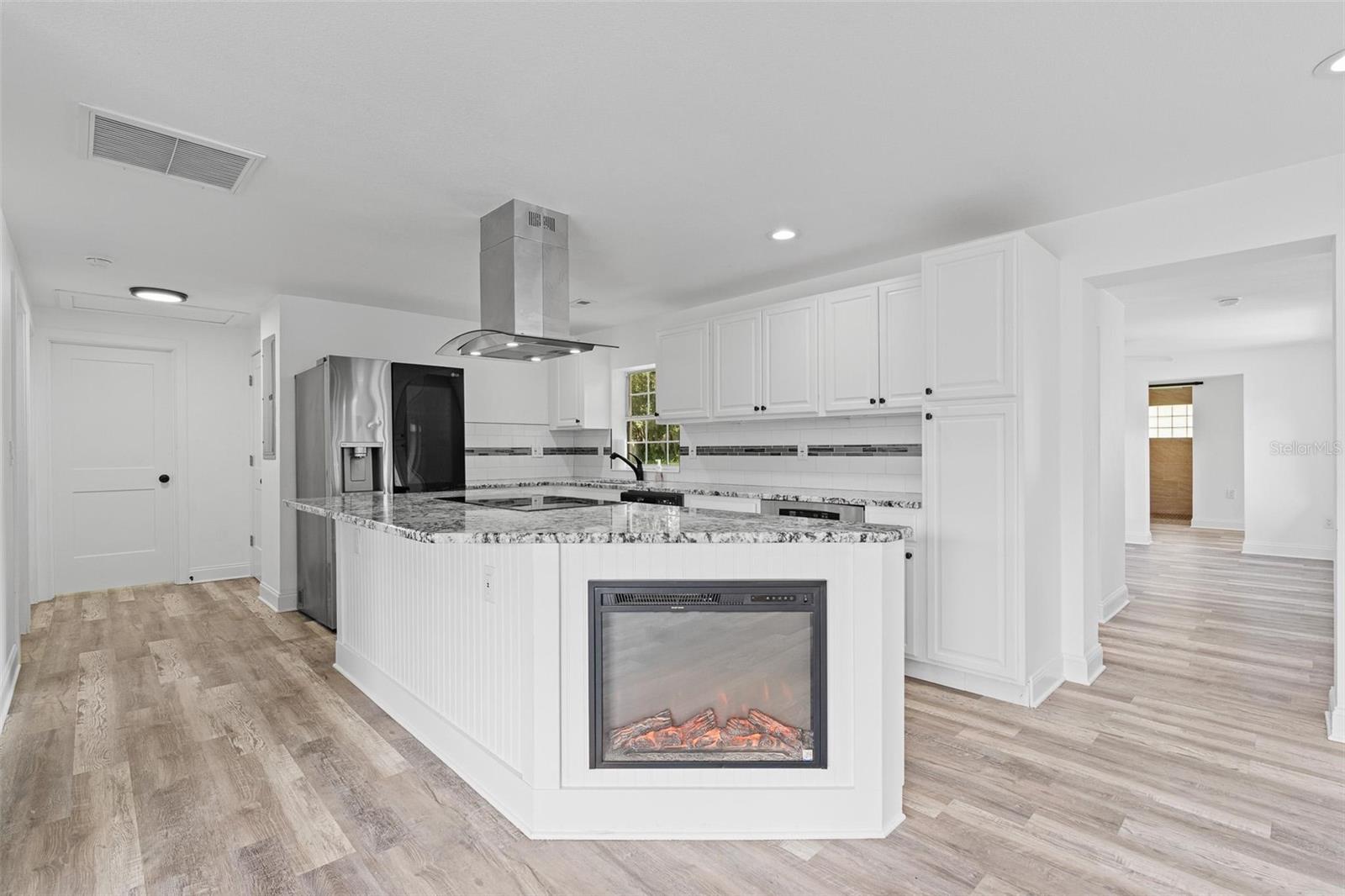 1518 LAKESIDE DR, DELAND, FL, 32720