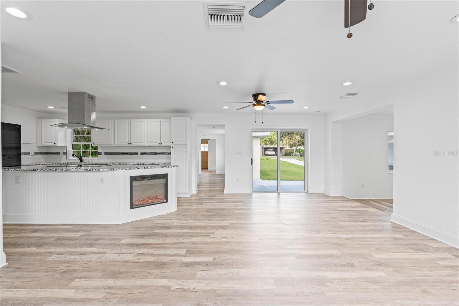 1518 LAKESIDE DR, DELAND, FL, 32720