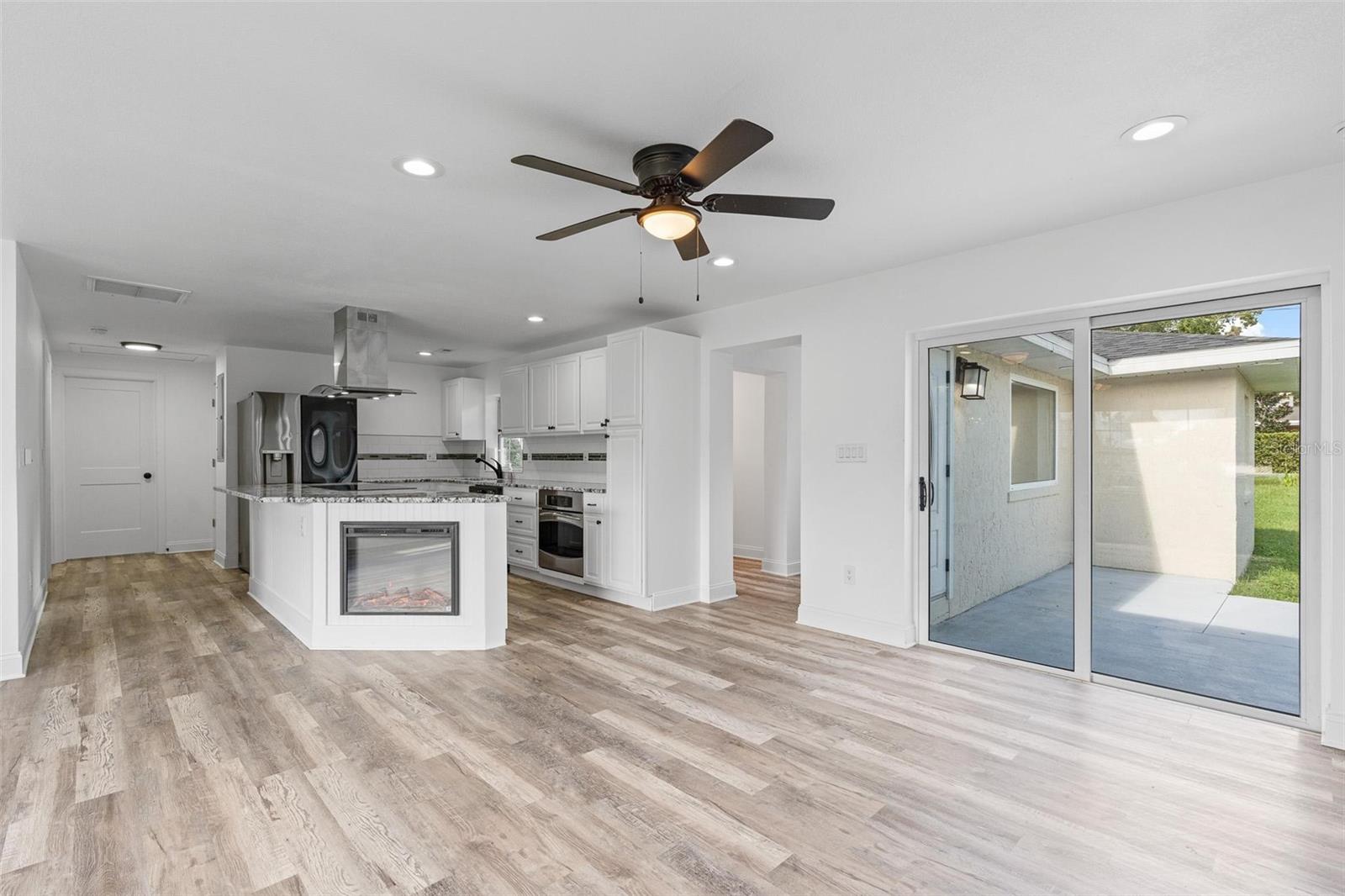 1518 LAKESIDE DR, DELAND, FL, 32720