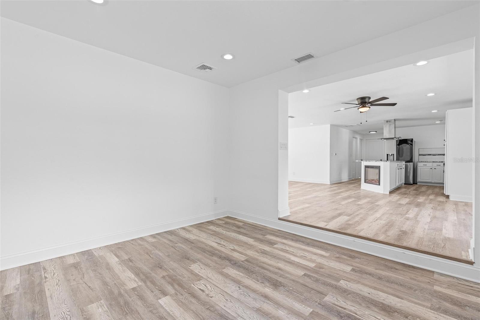 1518 LAKESIDE DR, DELAND, FL, 32720