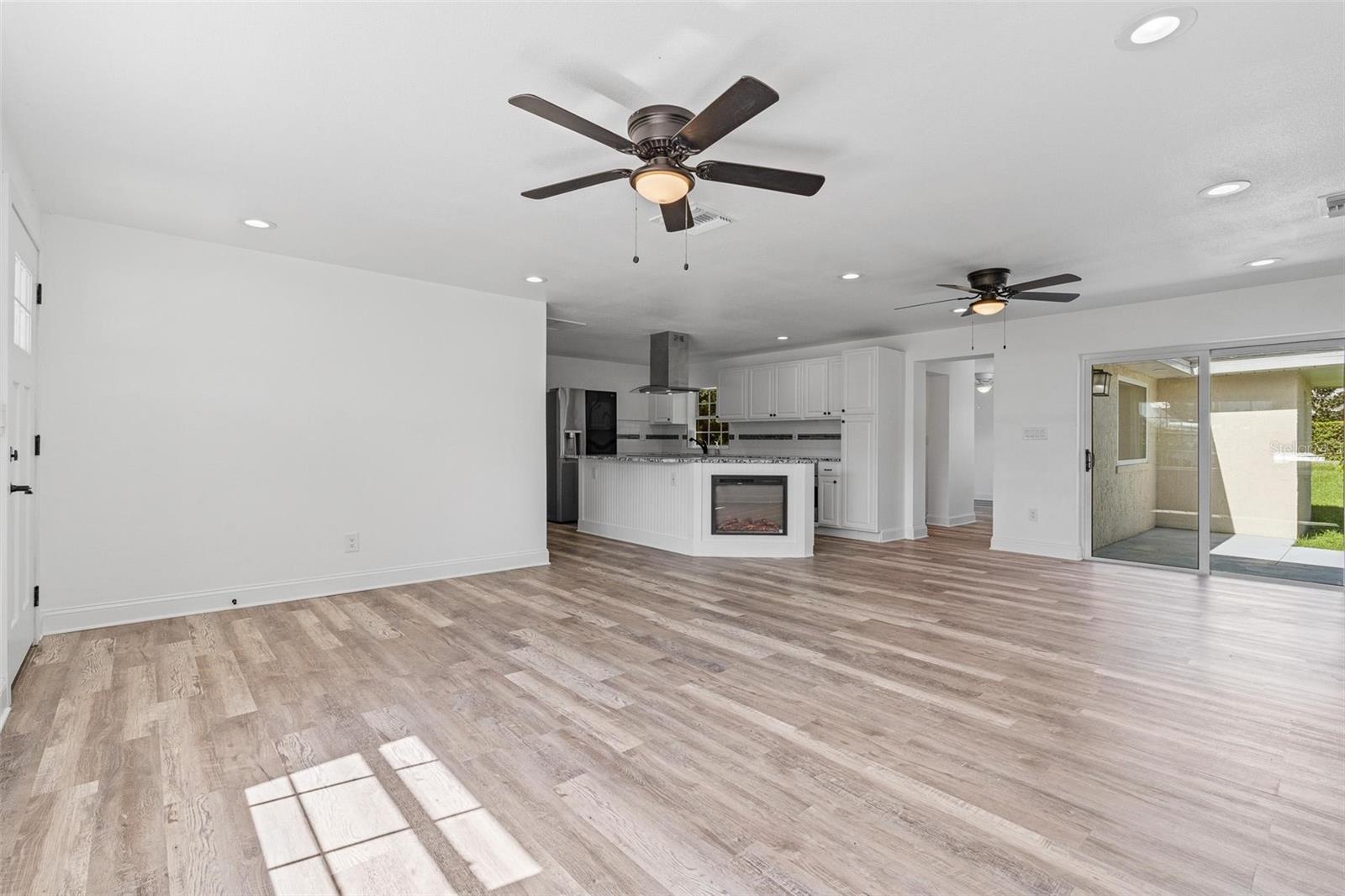 1518 LAKESIDE DR, DELAND, FL, 32720