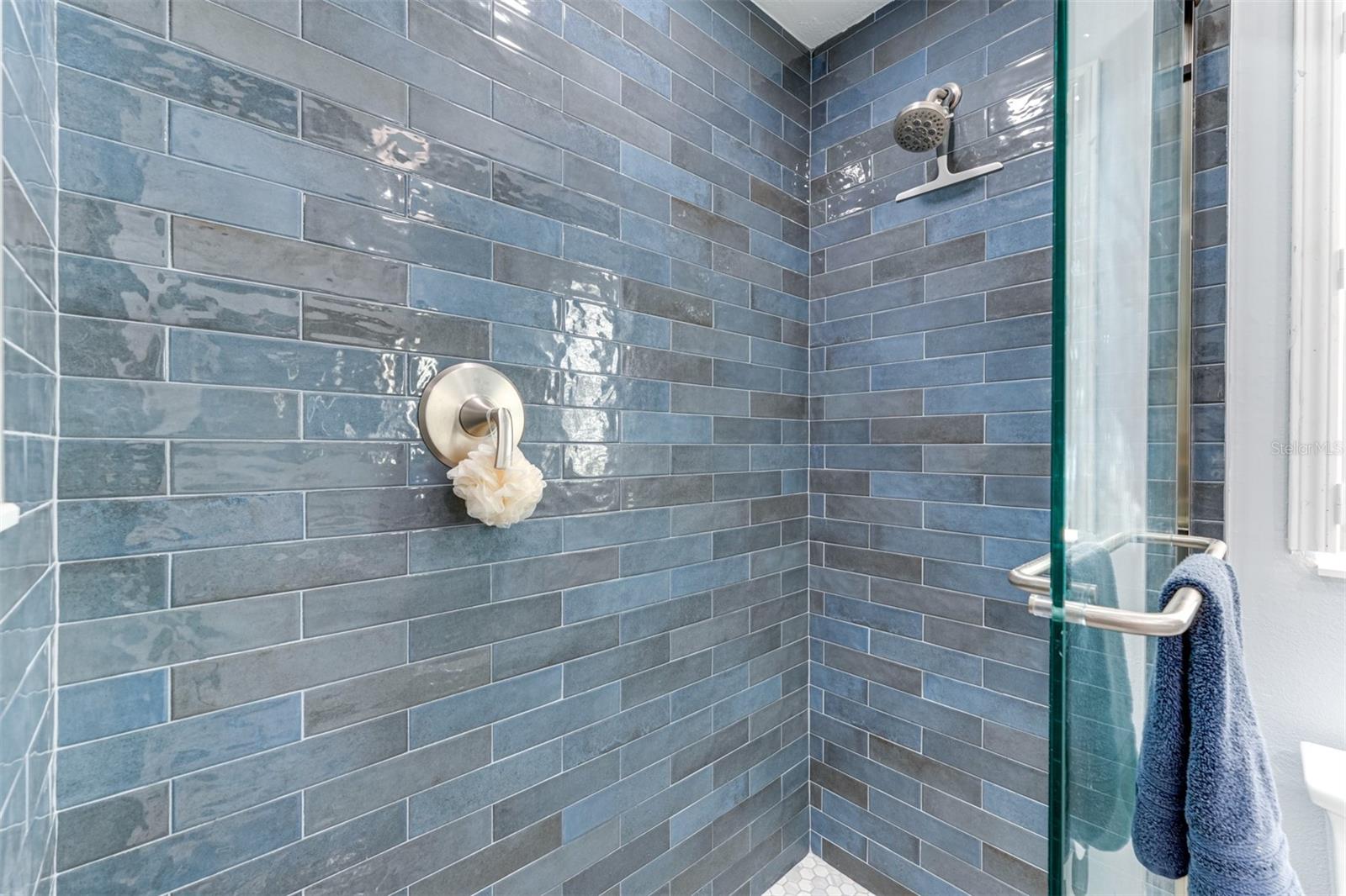 A4661852 Property Photo
