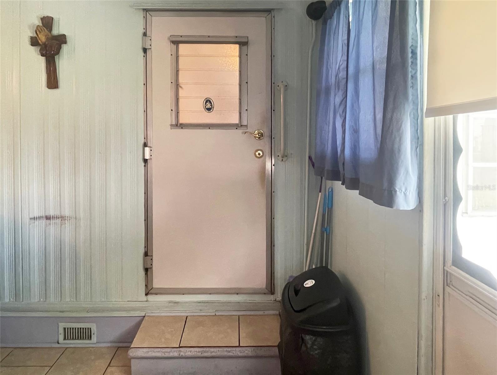 O6335293 Property Photo